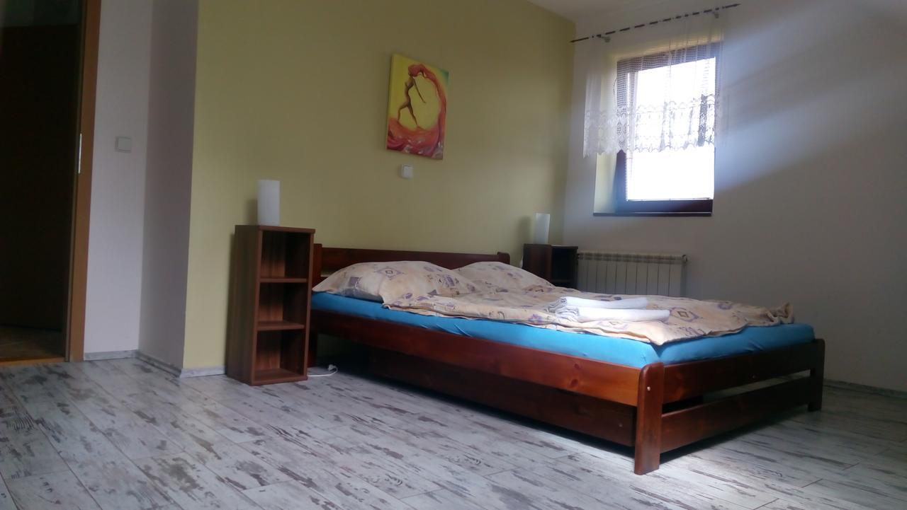 Apartment Zelezny Hrozen Валтис Екстериор снимка